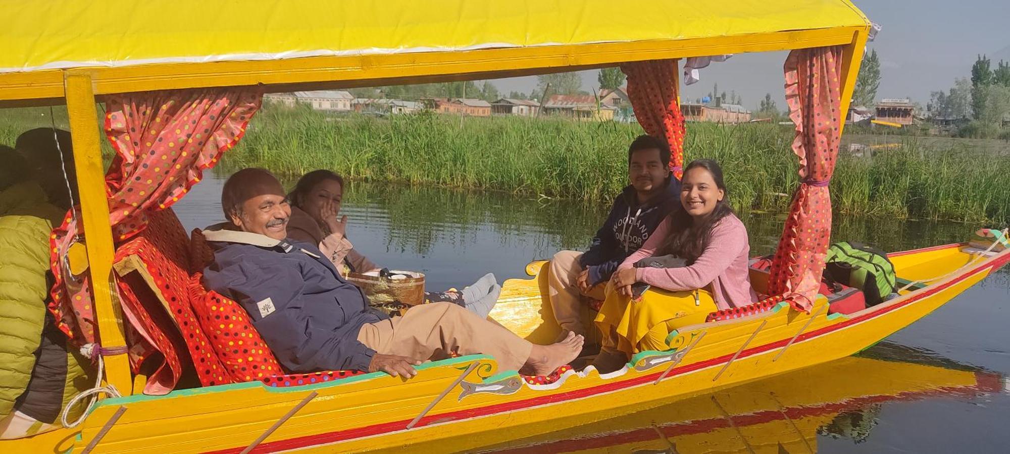 Hotel Houseboat Wild Rose Srīnagar Exterior foto